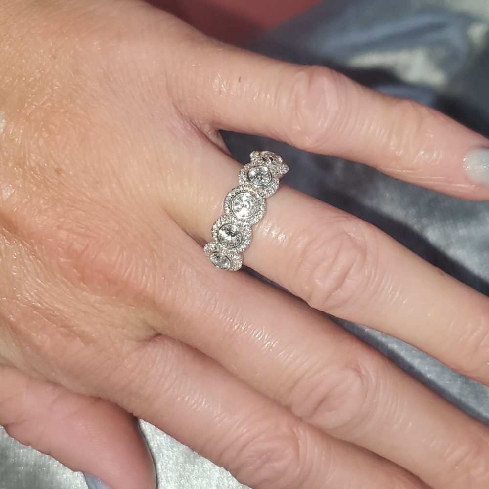 Diamond Ring - Picture 4 of 11